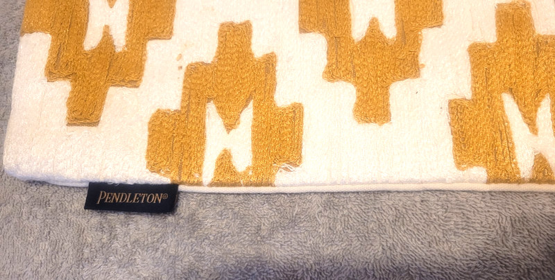 Pendleton Woolen Mills Geometric Native Design Sofa Pillow, 20"x20" - New no Tag gallery