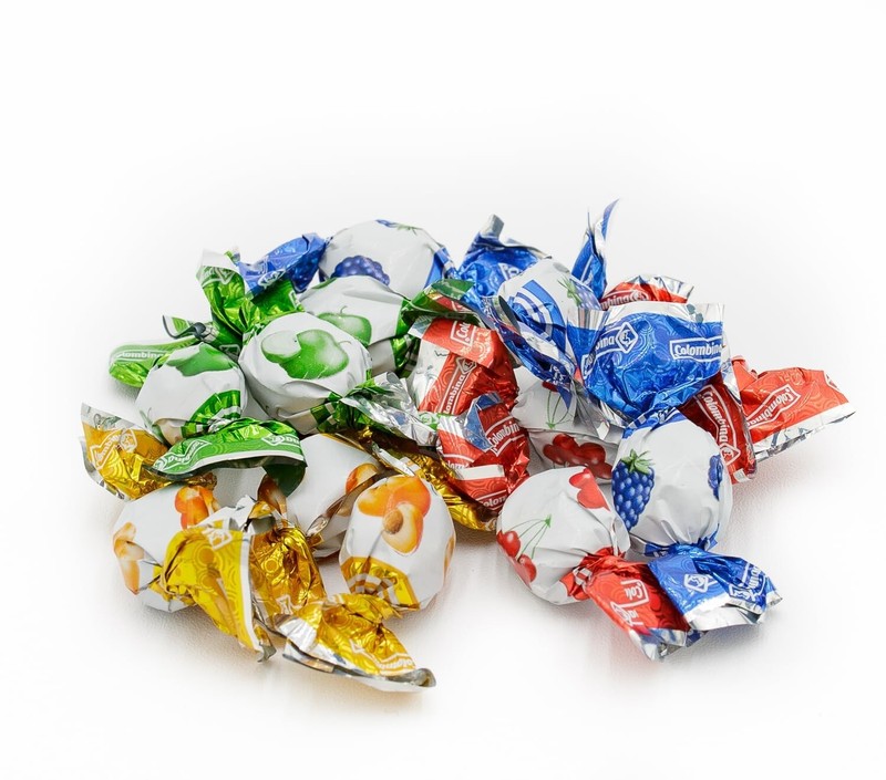 Colombina Delicate Fruit Drop 4 Assorted Flavors Bulk Delicious Candy (2.2 LB) gallery