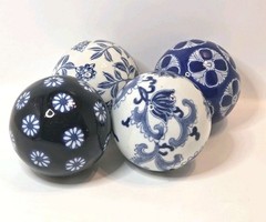Asian Inspired Decorative Ceramic Spheres/Balls Blue & White Florals Set of 4 3″