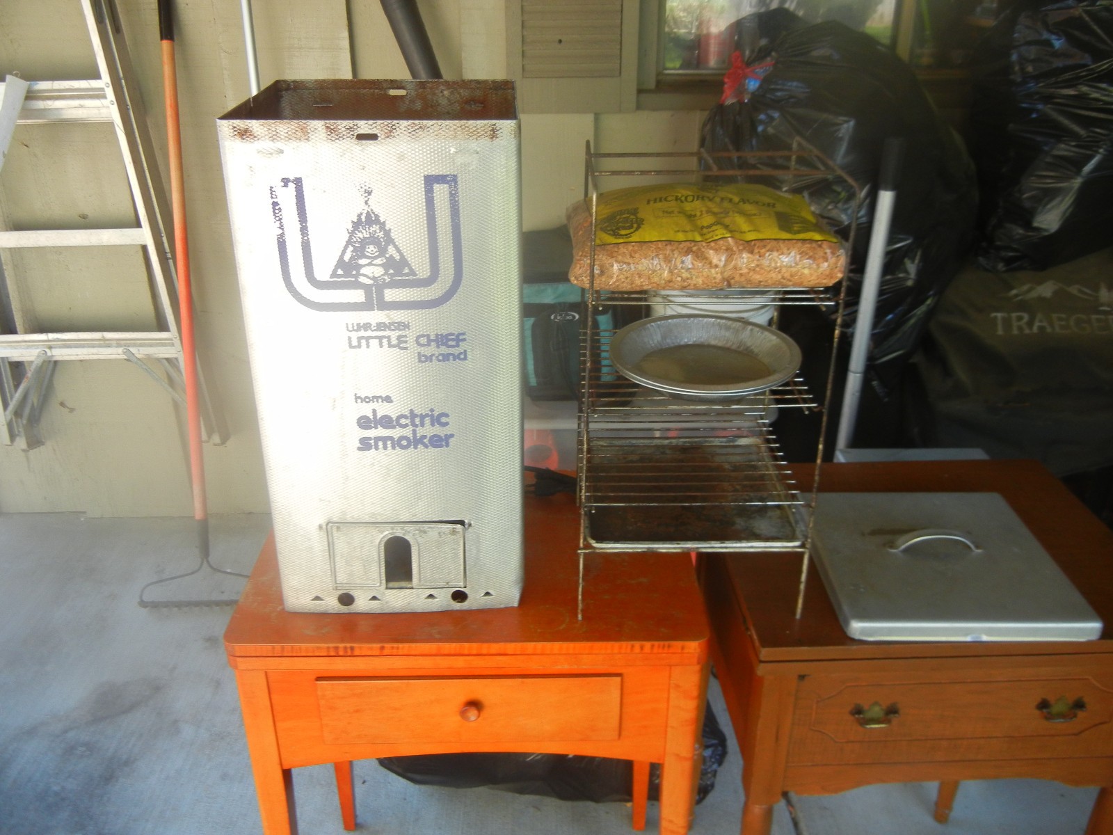 Top Loading Little Chief Electric Smoker gallery