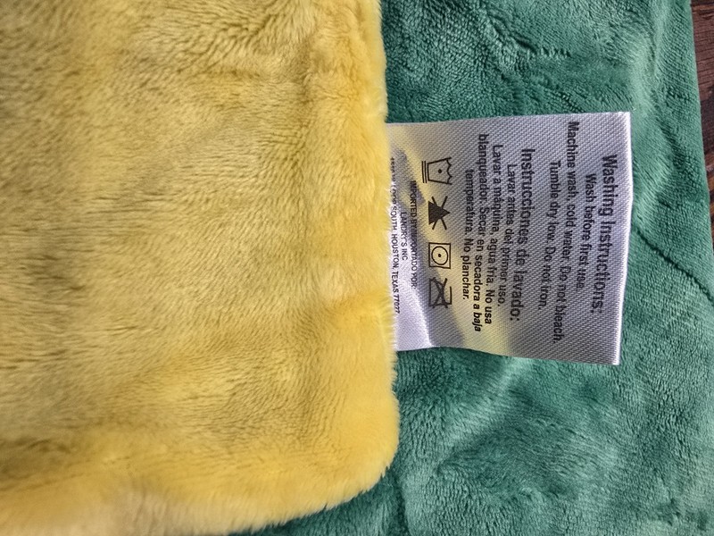 Rainforest Cafe Cha! Cha! Frog Character Blanket Green Yellow 28x39 New w/Tags gallery