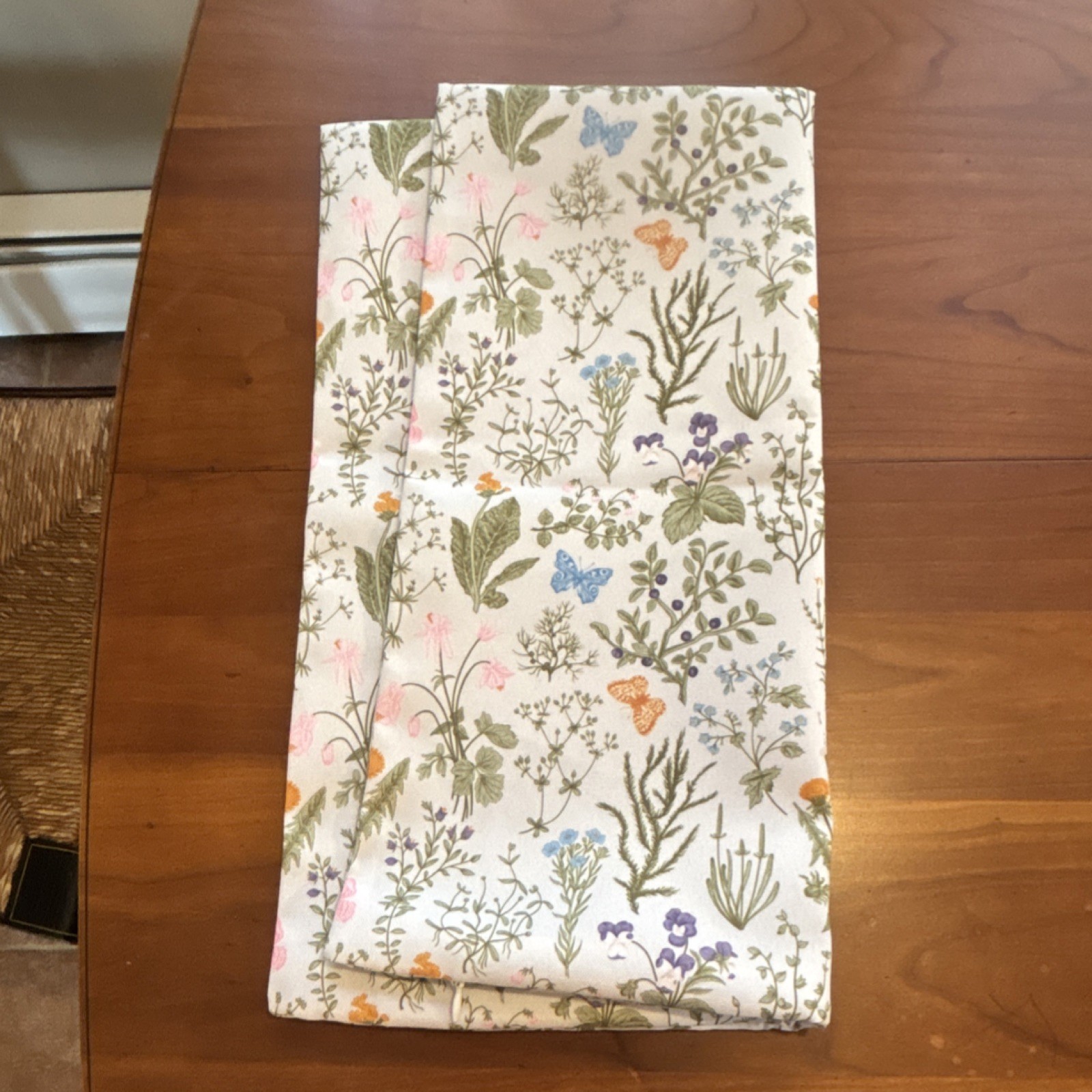 Set of 2 Multicolor Floral Square Pillow Shams, 16 x 16 in gallery