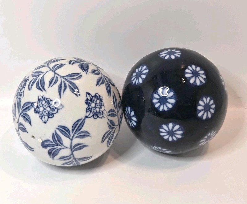 Asian Inspired Decorative Ceramic Spheres/Balls Blue & White Florals Set of 4 3" gallery