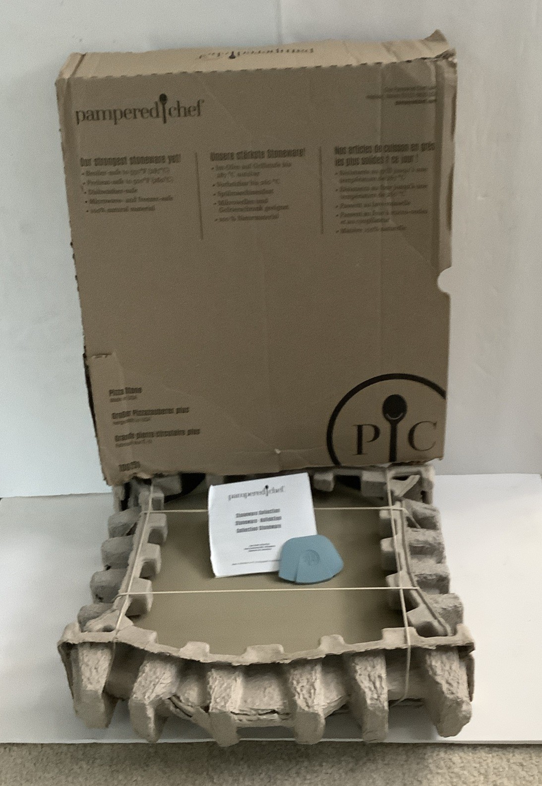 Pampered Chef Pizza Stone 100251 Baking Stone Stoneware Large NIB New In Box gallery