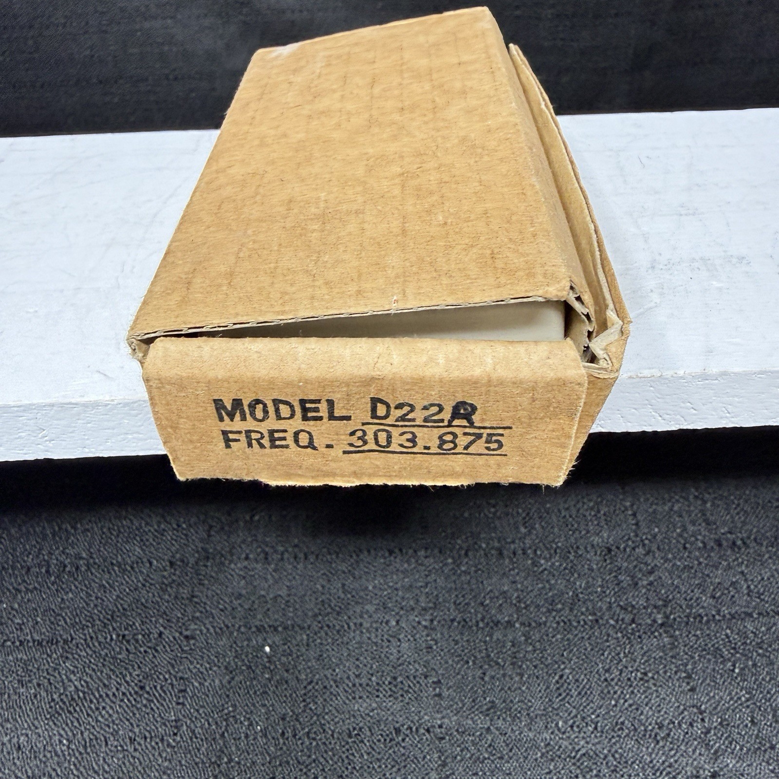 Linear Alert D-22A/D22R Remote NOS New in Box gallery