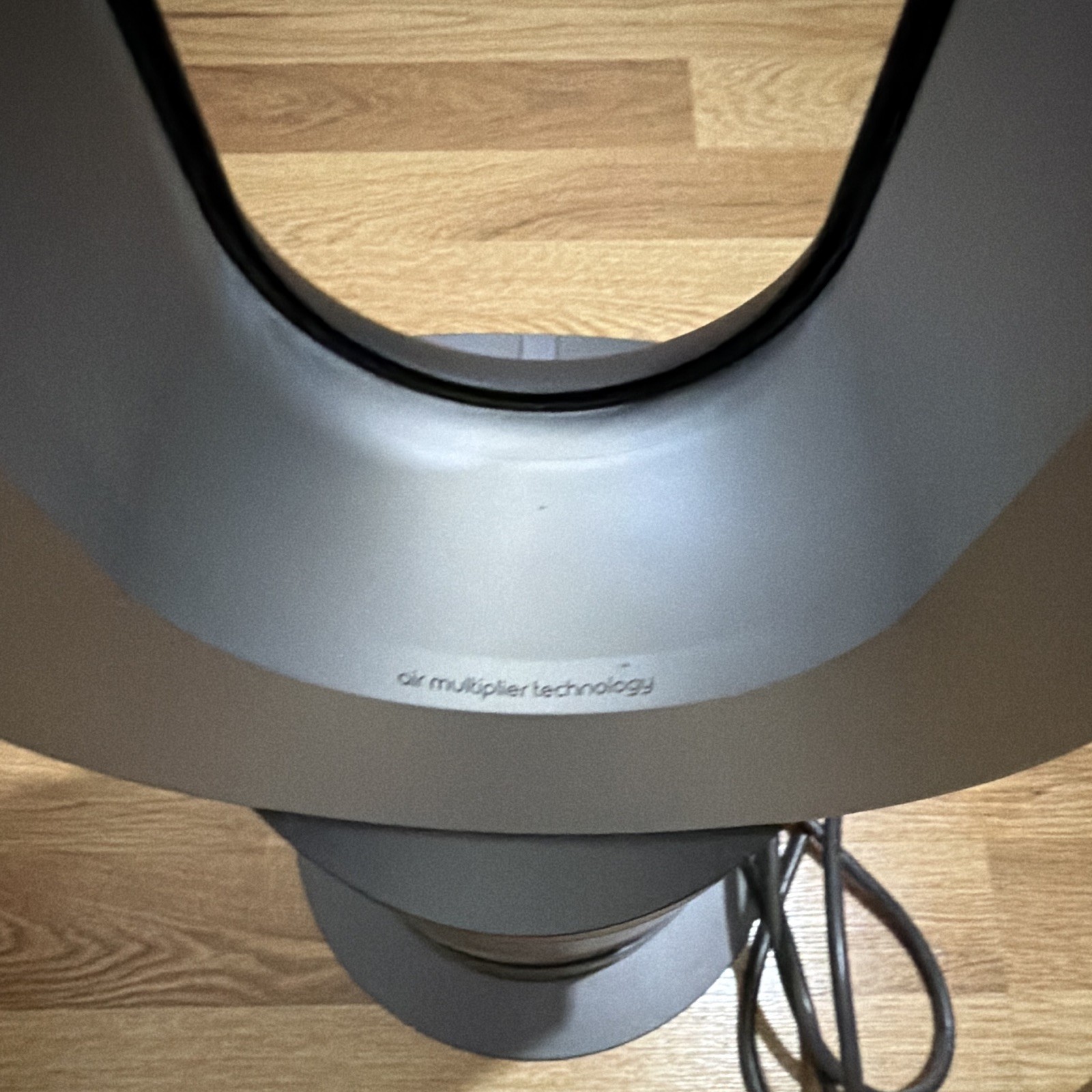 Dyson Cool Bladeless Tower Fan, Silver, Corded Electric, 10-Speed (FUNCTIONAL) gallery