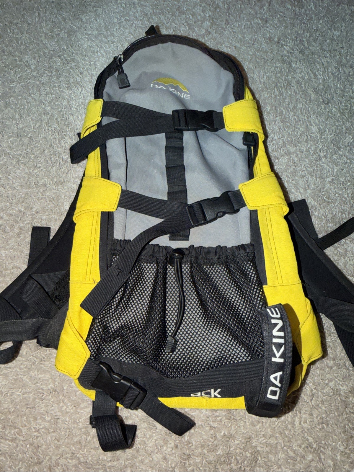Dakine Heli Pack Hiking Trail Backpack - Gray/Yellow