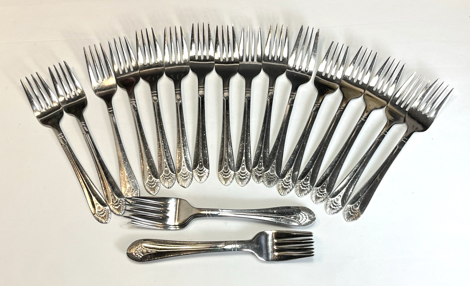 25 Pcs. Oneida Stainless Silverware 7" Forks 18/10 New York Flatware: Restaurant gallery
