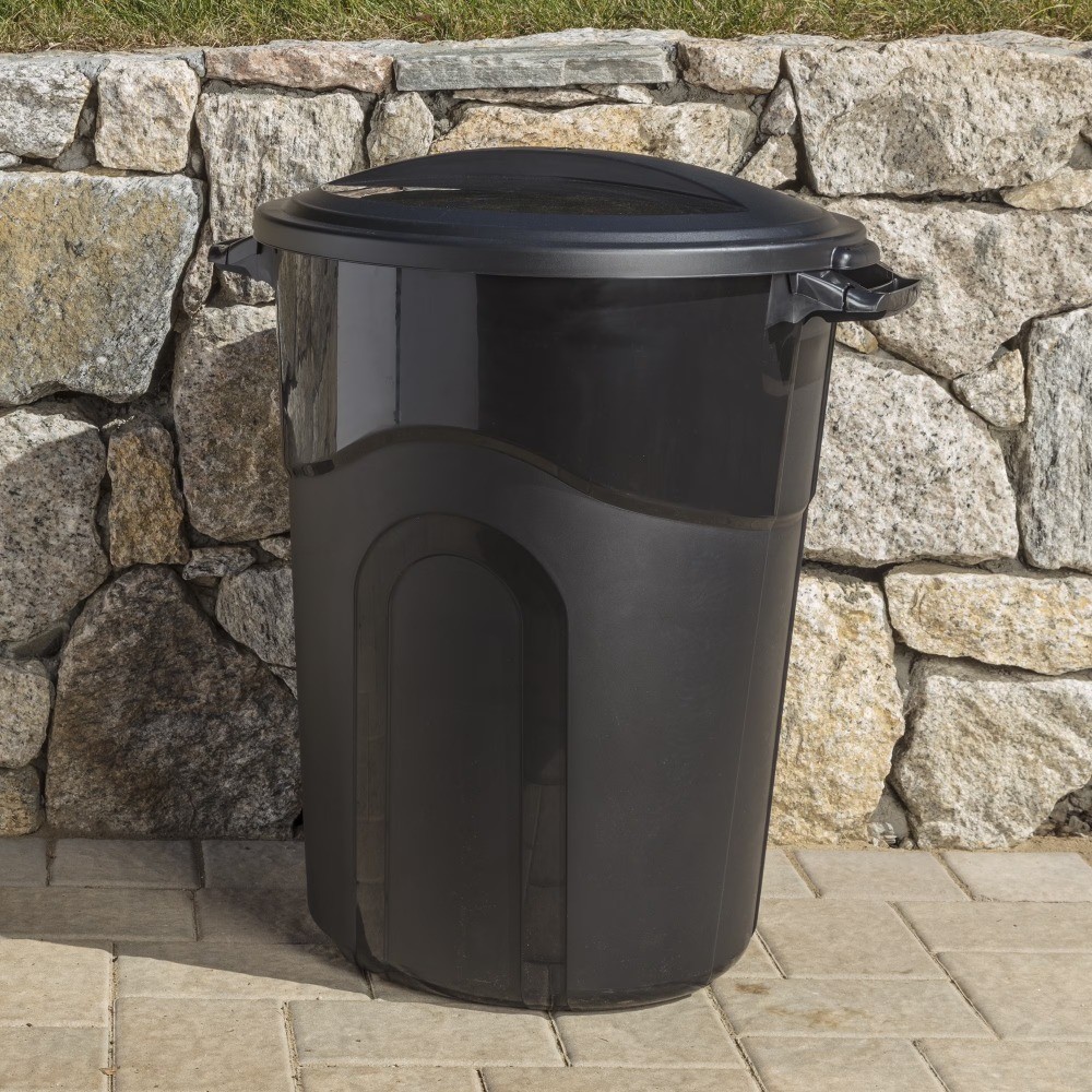 32 Gallon Heavy Duty Injection Molded Trash Can with Click Lock Lid gallery