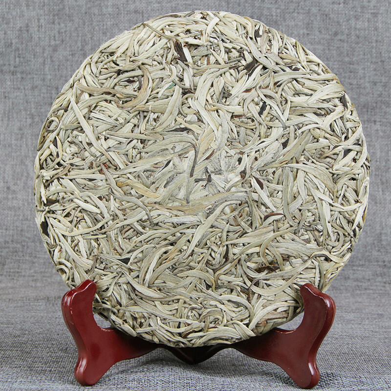 Yunnan Silver Needle White Tea Ancient Tree Moonlight White Single Buds 357g gallery