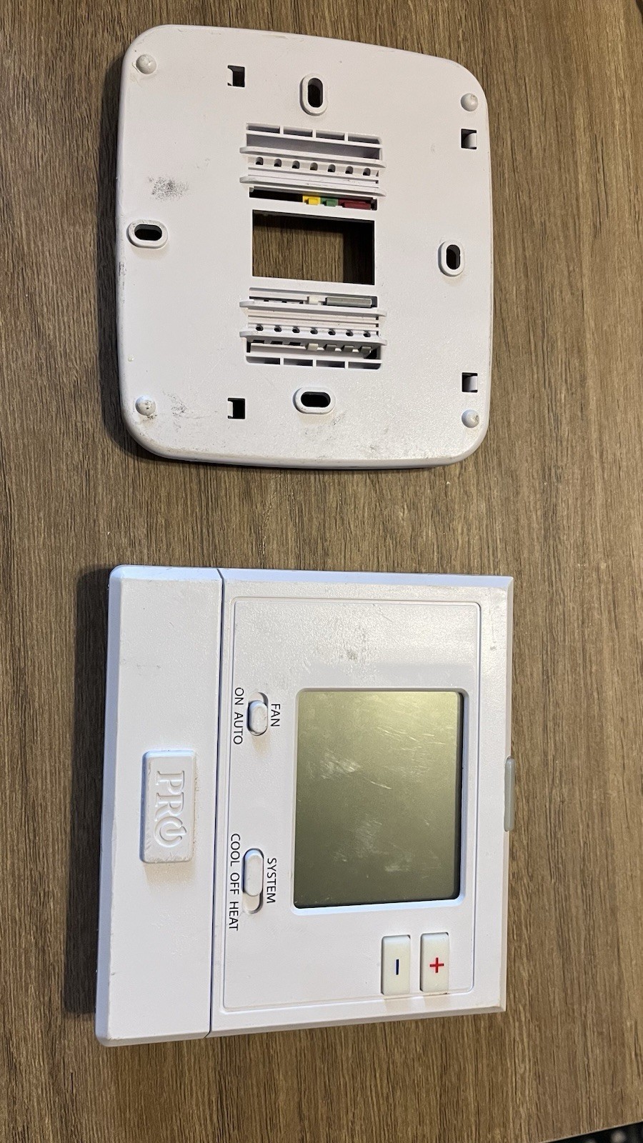 Pro1 IAQ T701 Digital Non-Programmable Thermostat Heat AC gallery