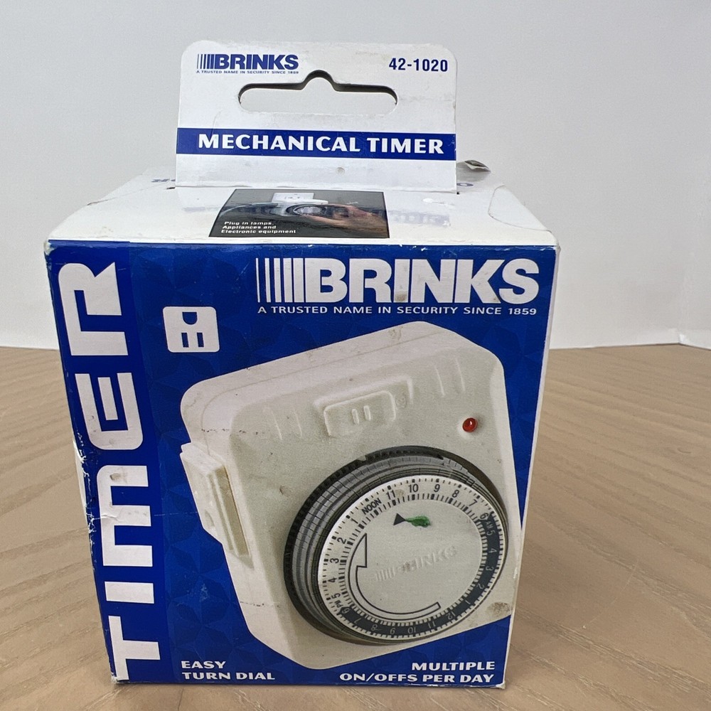 Brinks 42-1020 Mechanical Timer Grounded Plug 120V For Indoor Use Only NEW