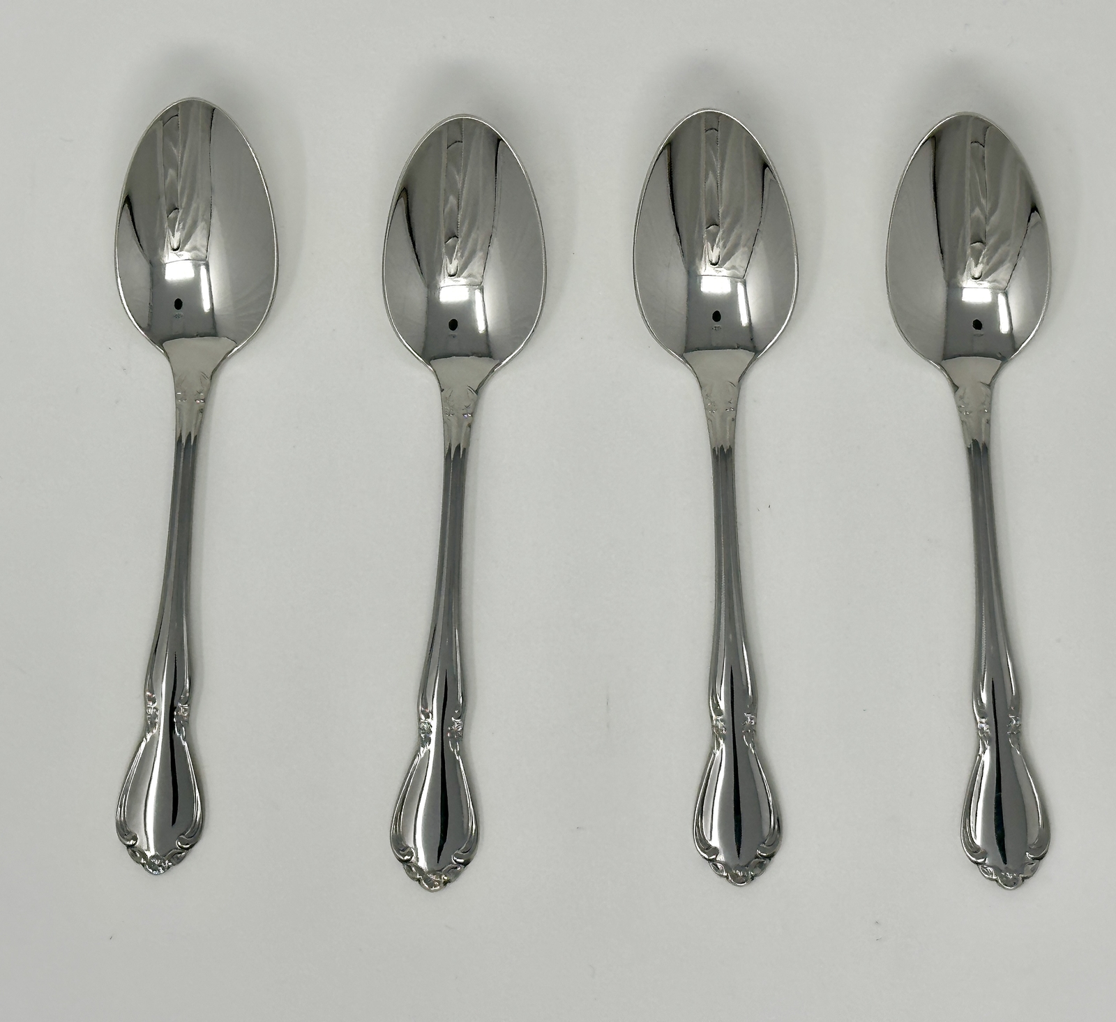 Oneida Chateau Child Spoons 5 1/4" - Set of 4 gallery