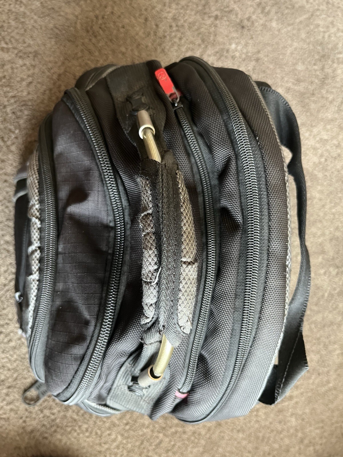 Swiss Gear Backpack with Multiple Pockets 3