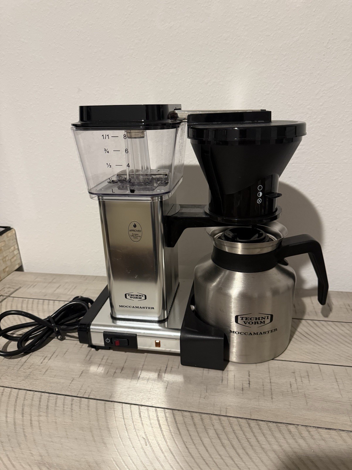 Technivorm Moccamaster 79212 KBTS Coffee Brewer, 32 oz, Polished Silver gallery