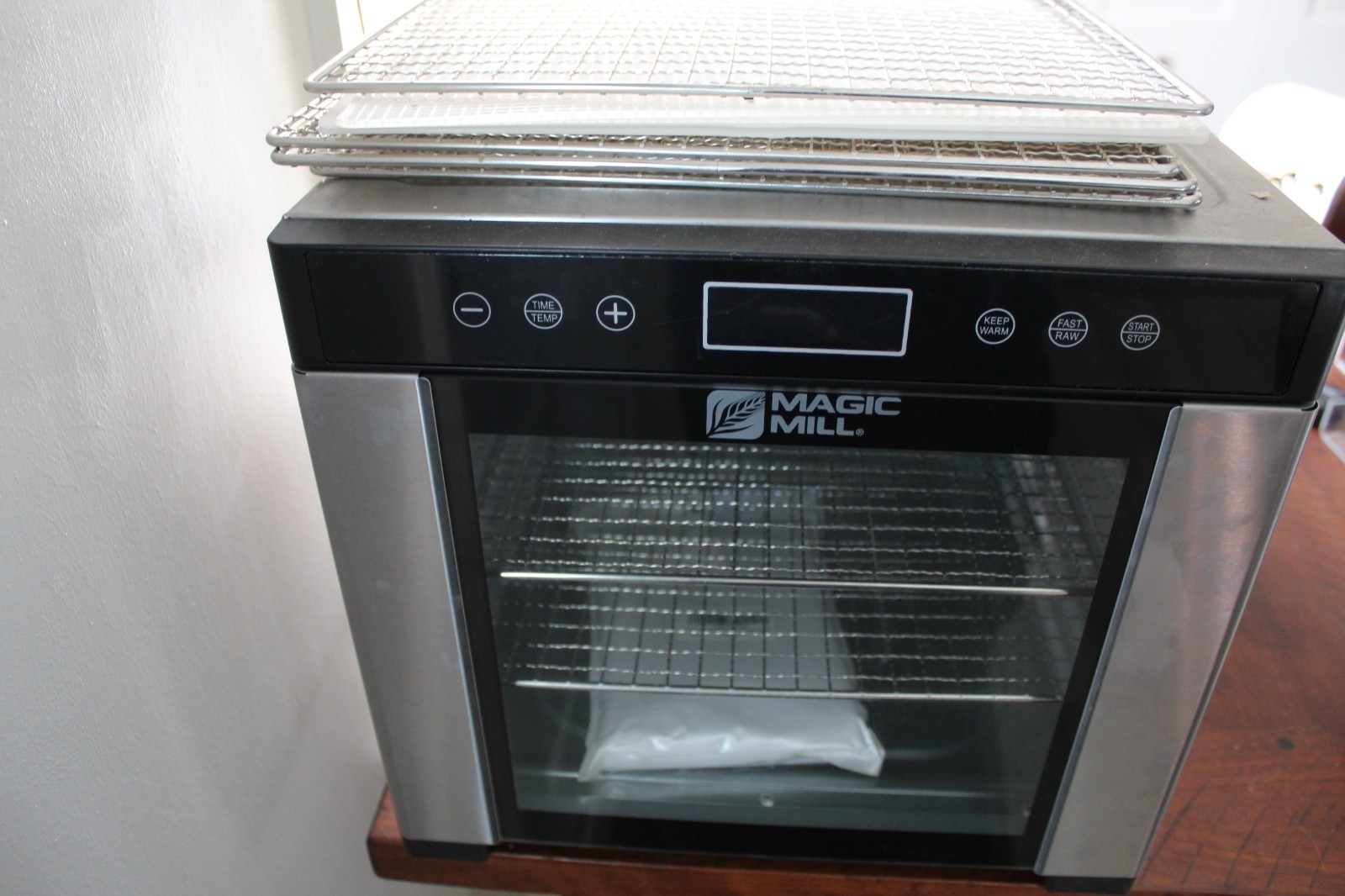 Magic Mill Magic Mill MFD-7070 Professional Desiccant Machine - Grey gallery