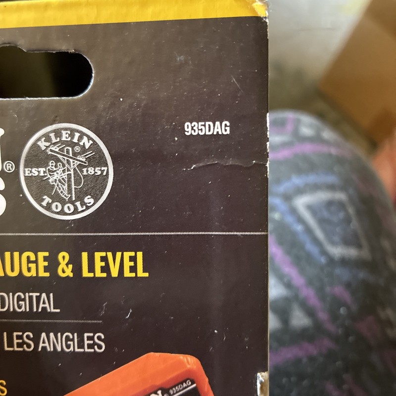 Klein Tools 935DAG Digital Level/Angle Gauge - 0-90 & 0-180 Degree Accuracy 2376 gallery