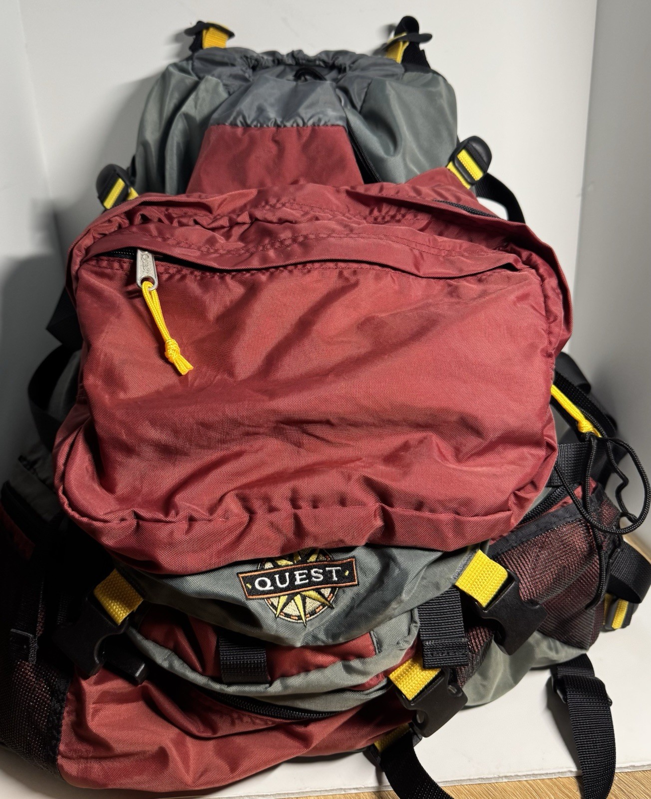 Quest Backpack, Blk/Red/Gray 2