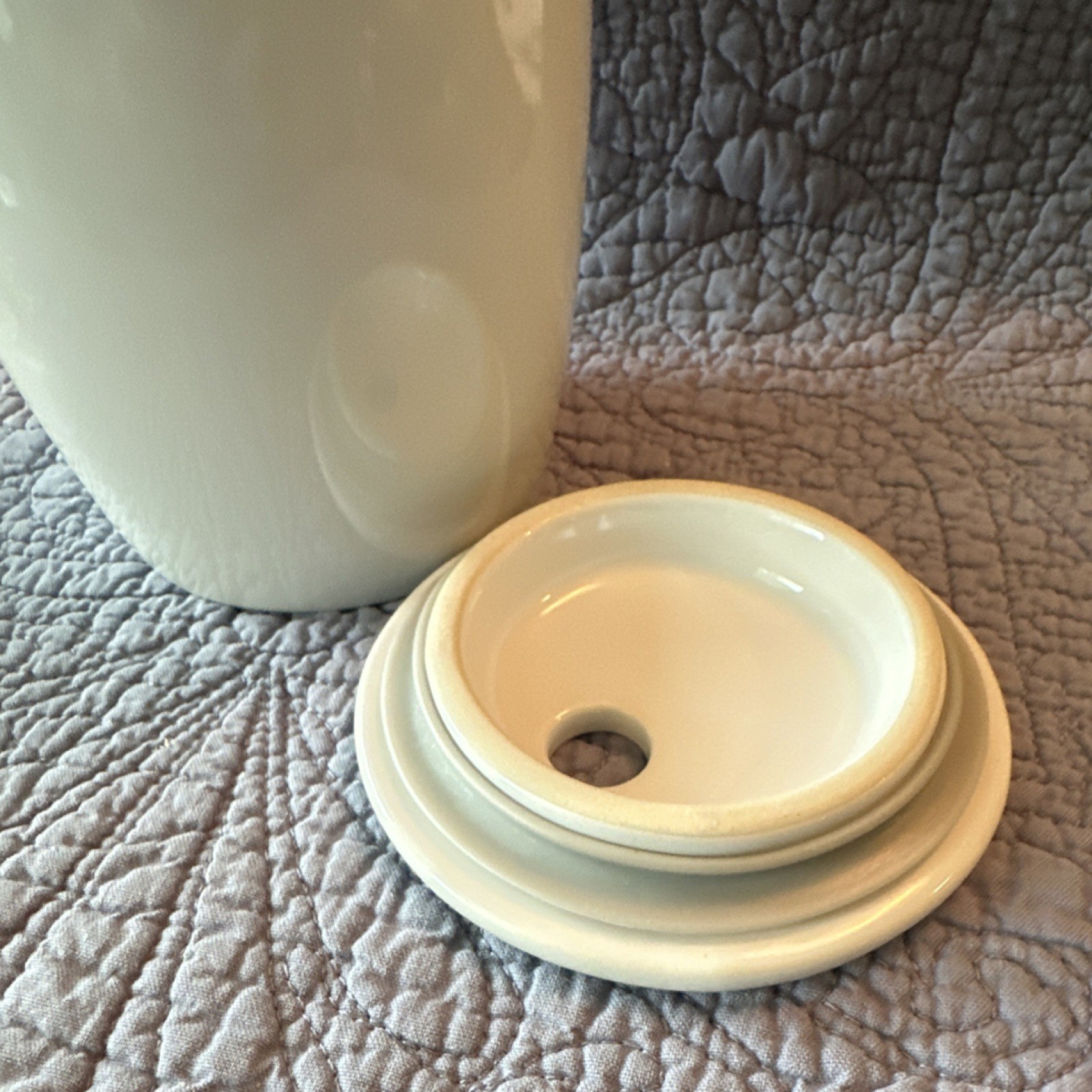 Pampered Chef Ceramic White Cylinder Kitchen Canister 7in with Lid 19C gallery
