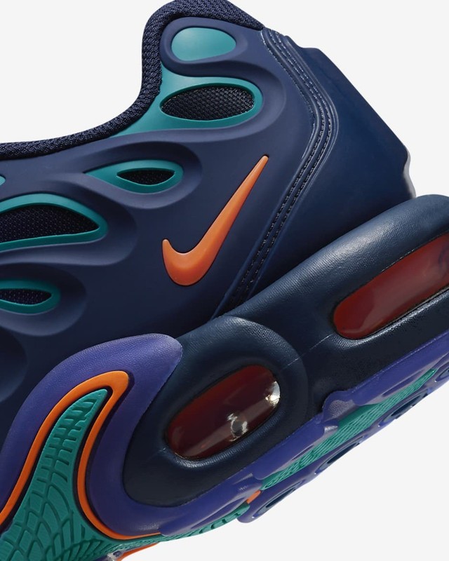 FD4290-400 Nike Air Max Plus Drift Midnight Navy Total Orange (M) gallery