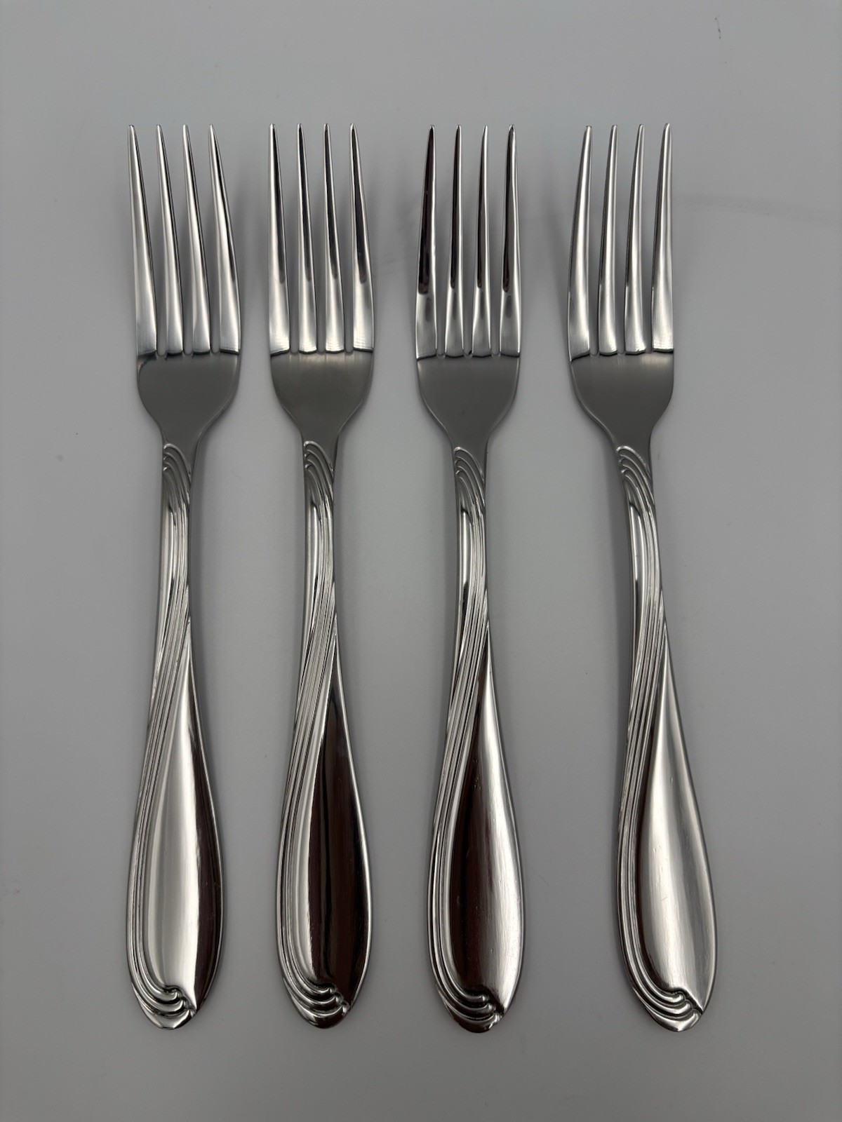 Oneida Camber Cresta Windswept Scroll Dinner Forks Set of 4 Stainless Steel New gallery