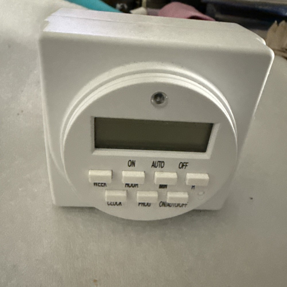 Intertek BND60-U6N Indoor Digital Timer, White.
