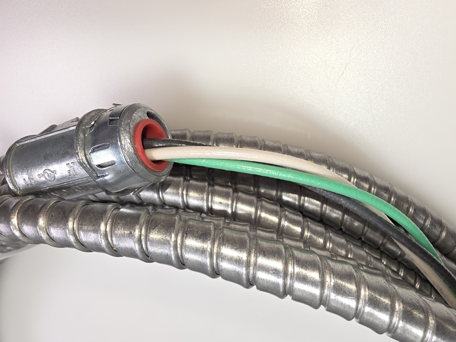 Glide Lite Solid 12/2 Cu MC Grounded (Armor) Cable 30' (25' + 5') Terminated gallery