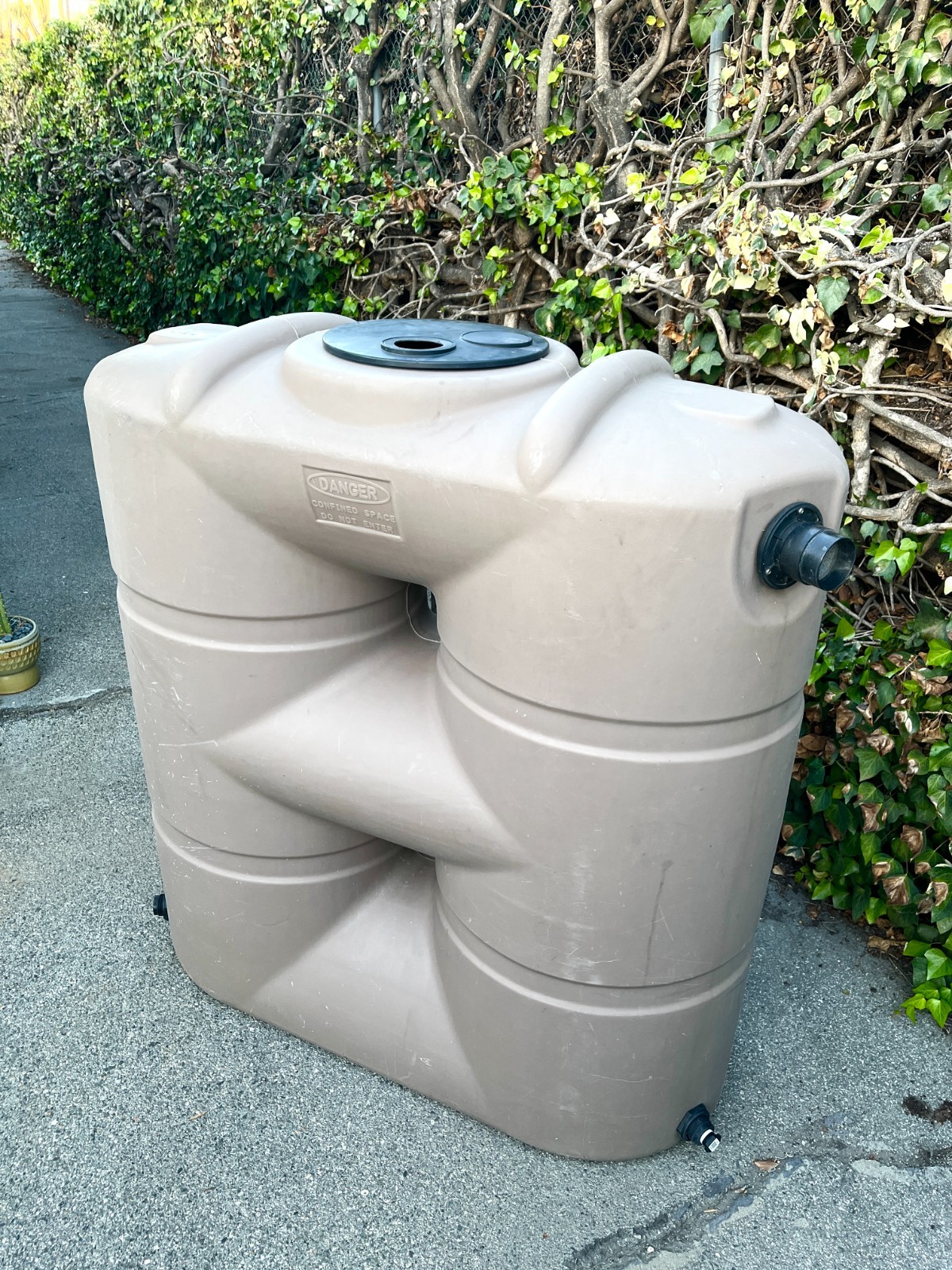 Bushman Slimline 265 Gallon Poly Water Tank Rainwater harvesting container tan gallery