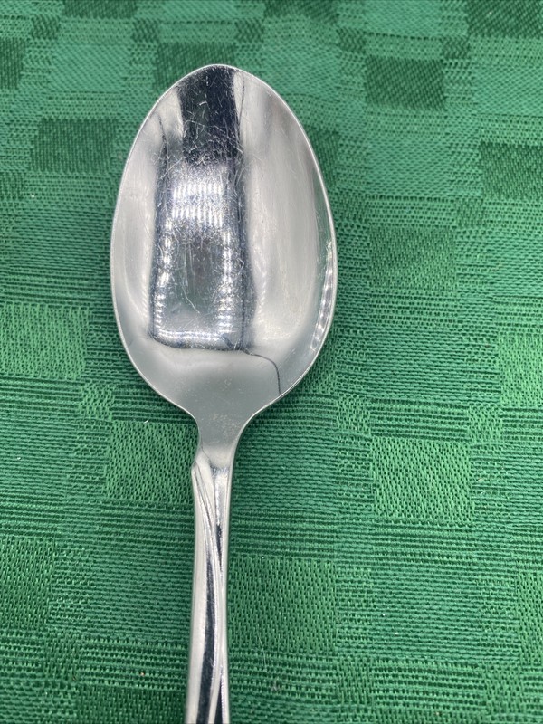 Oneida * Glossy Stainless Steel Flatware Dinner Fork 7 1/4” gallery