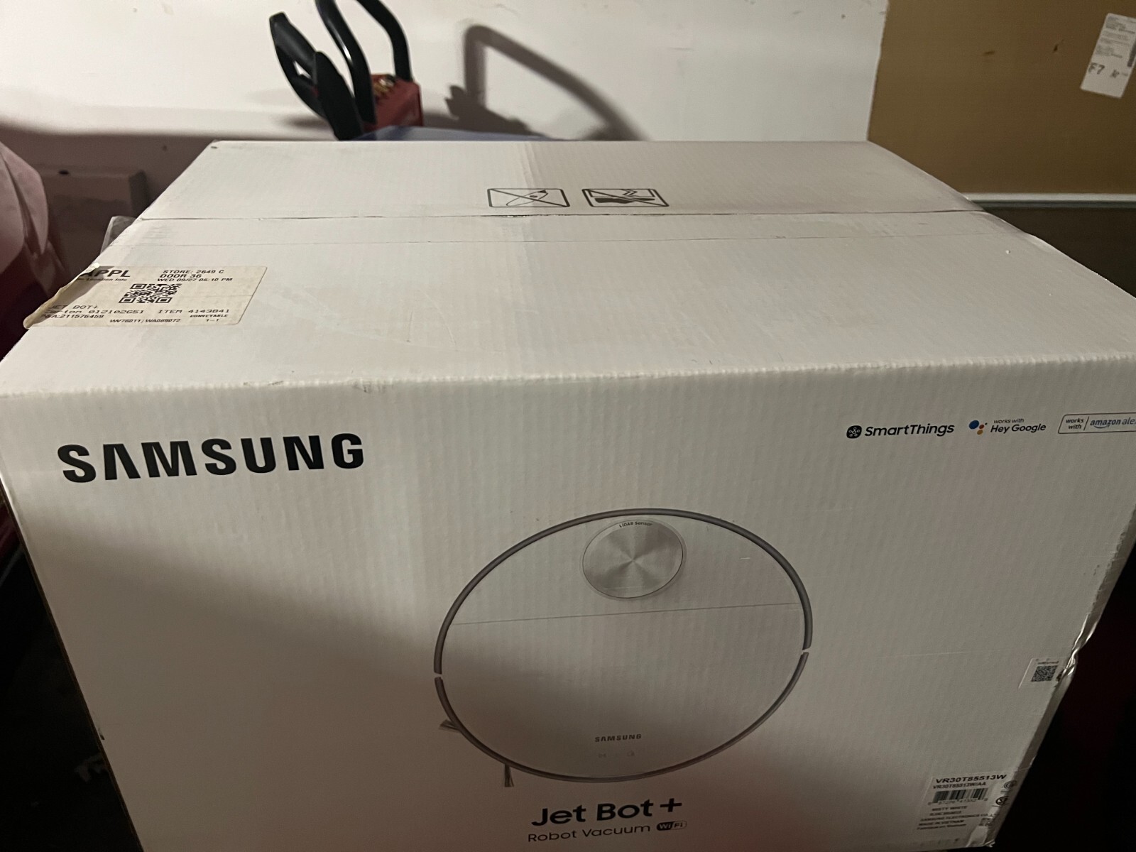 Samsung Jet Bot+ Robotic Vacuum Cleaner with Clean Station gallery