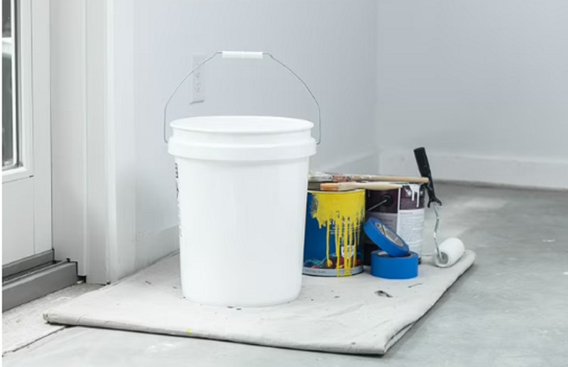(2 pack) United Solutions 5 Gallon Round Utility Bucket, Comfort Handle, Plastic gallery