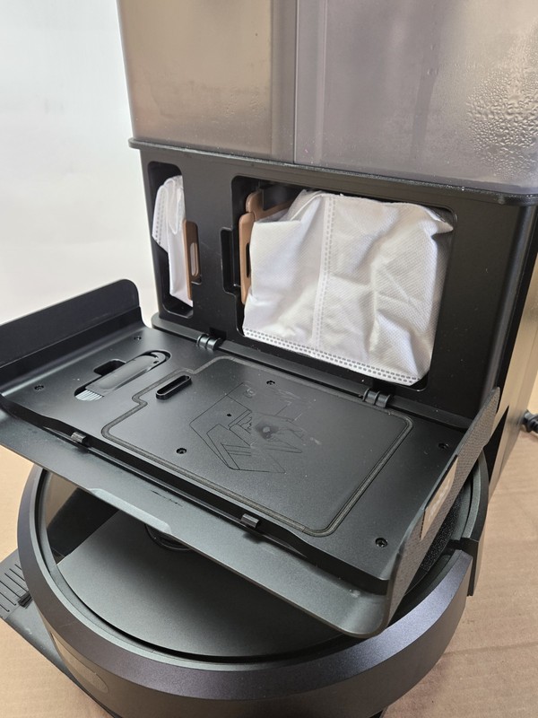 iRobot Roomba Plus 405 Combo robot + AutoWash Dock- Pre-Owned gallery