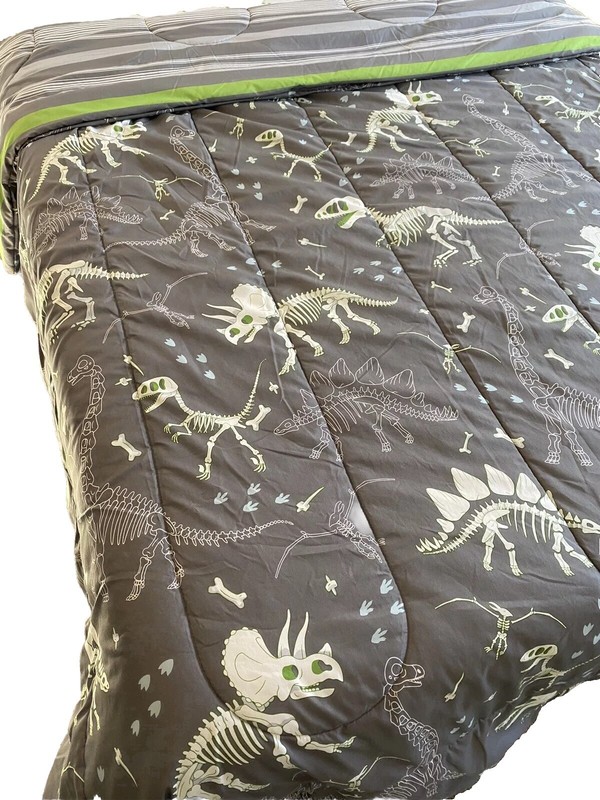 Dinosaur Reversible 9 Piece Full Size Bedding Set with Shams gallery