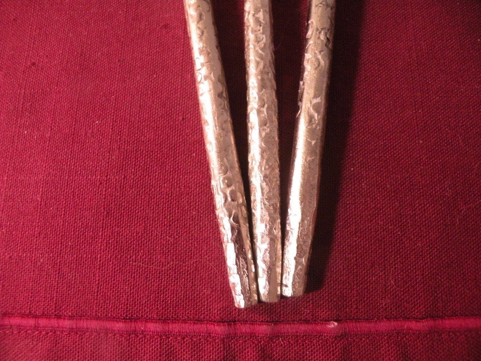 Set Of 3 Dinner Forks Hammered Rustic Stainless Tapered Handle tip 8 1/2" gallery