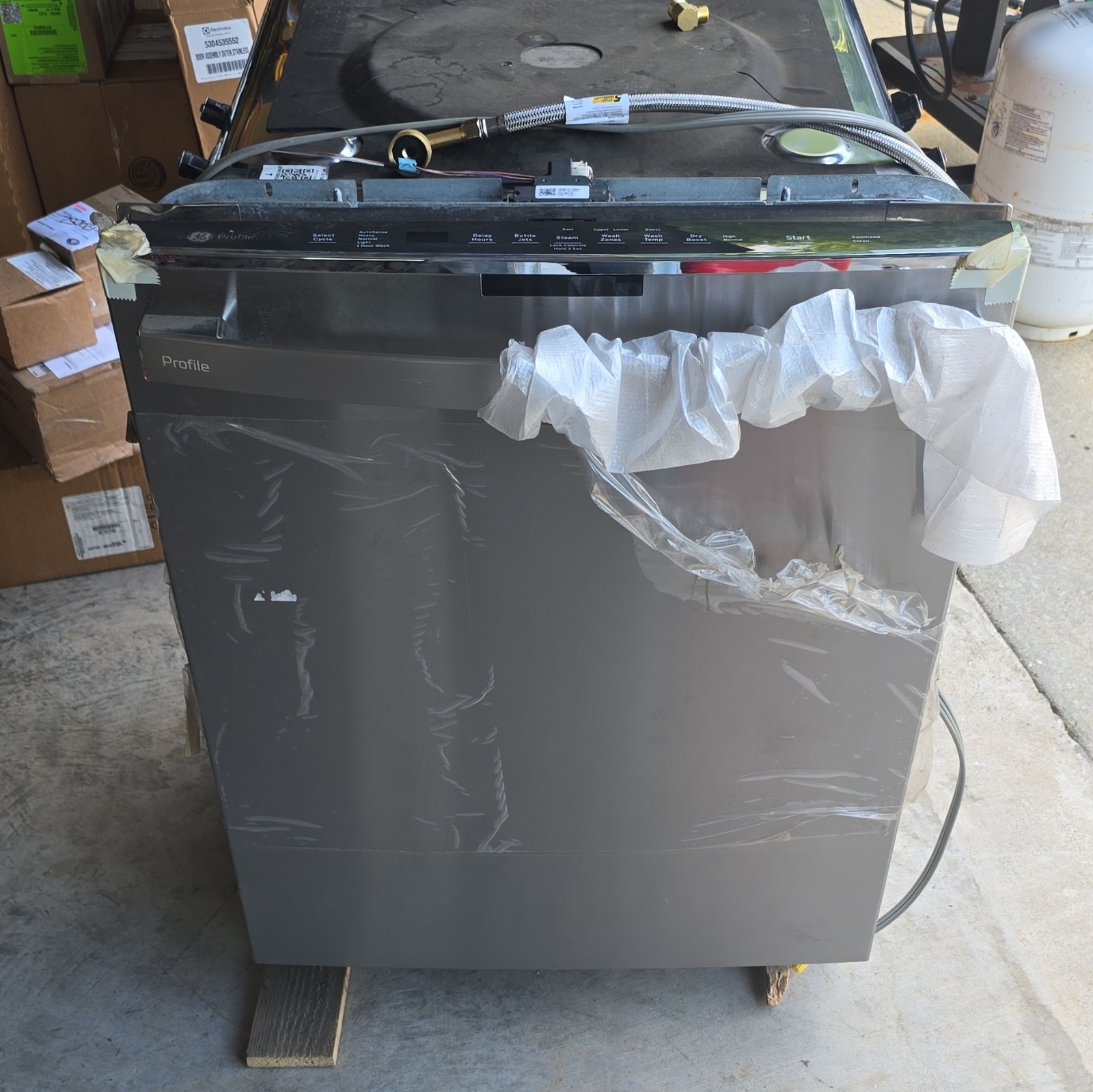 GE Profile GPT145SSLSS Compact Freestanding Dishwasher Gray Display, SS Tub. New gallery