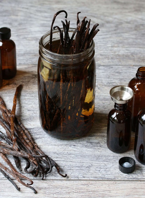 Organic Madagascar Vanilla Extract gallery