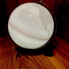 Light Up Globe Netflix Celebrating 100M Members Around The World (2017)