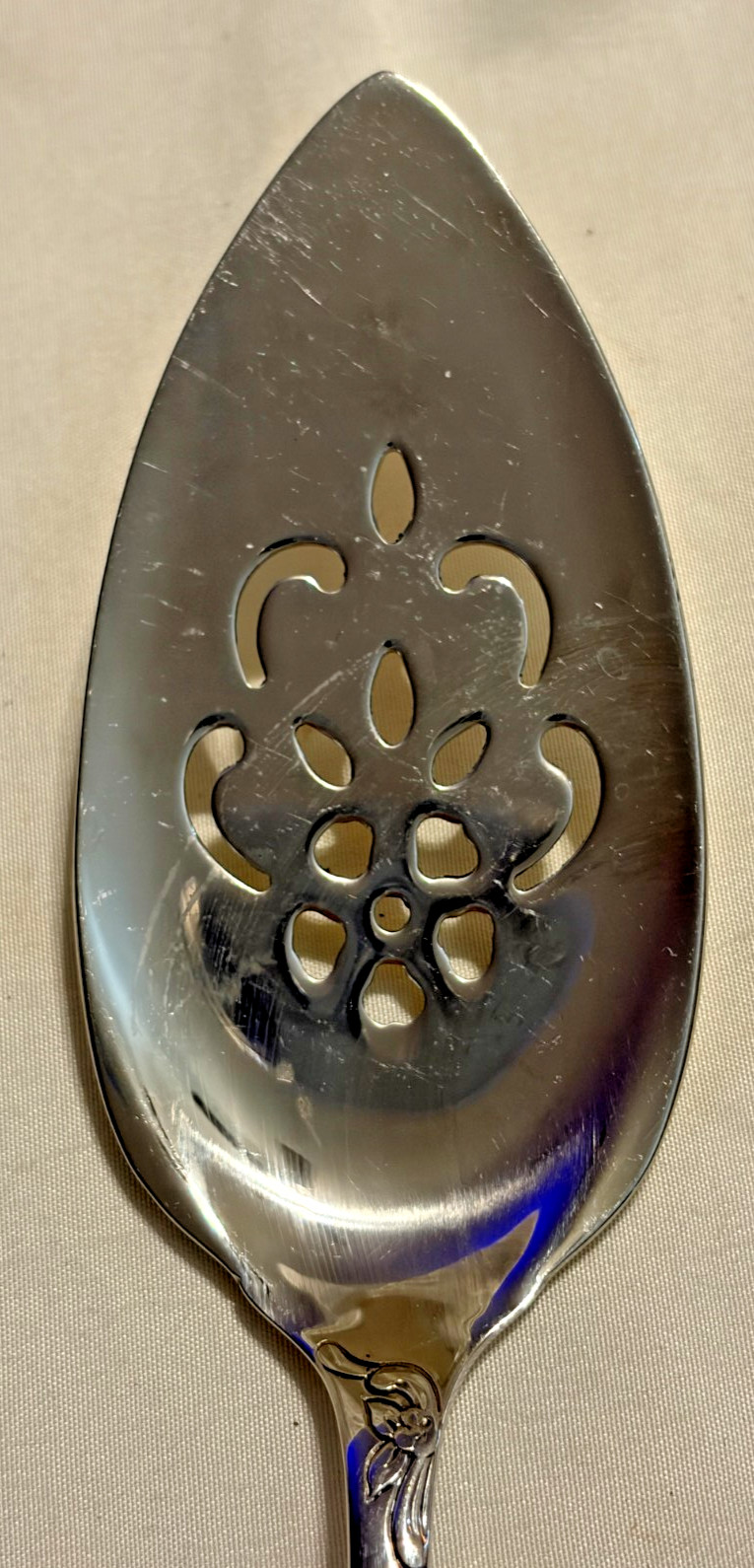 Oneida Community BELLE ROSE Stainless USA Glossy Flatware - PIERCED PIE SERVER gallery
