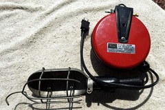 VINTAGE SEARS RETRACTABLE DROP LIGHT MODEL NO. 5933