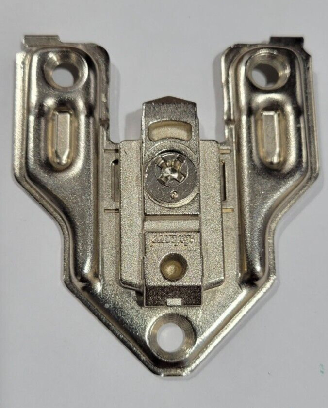 BLUM 0mm CAM MOUNTING PLATE 175H6000, center mount gallery