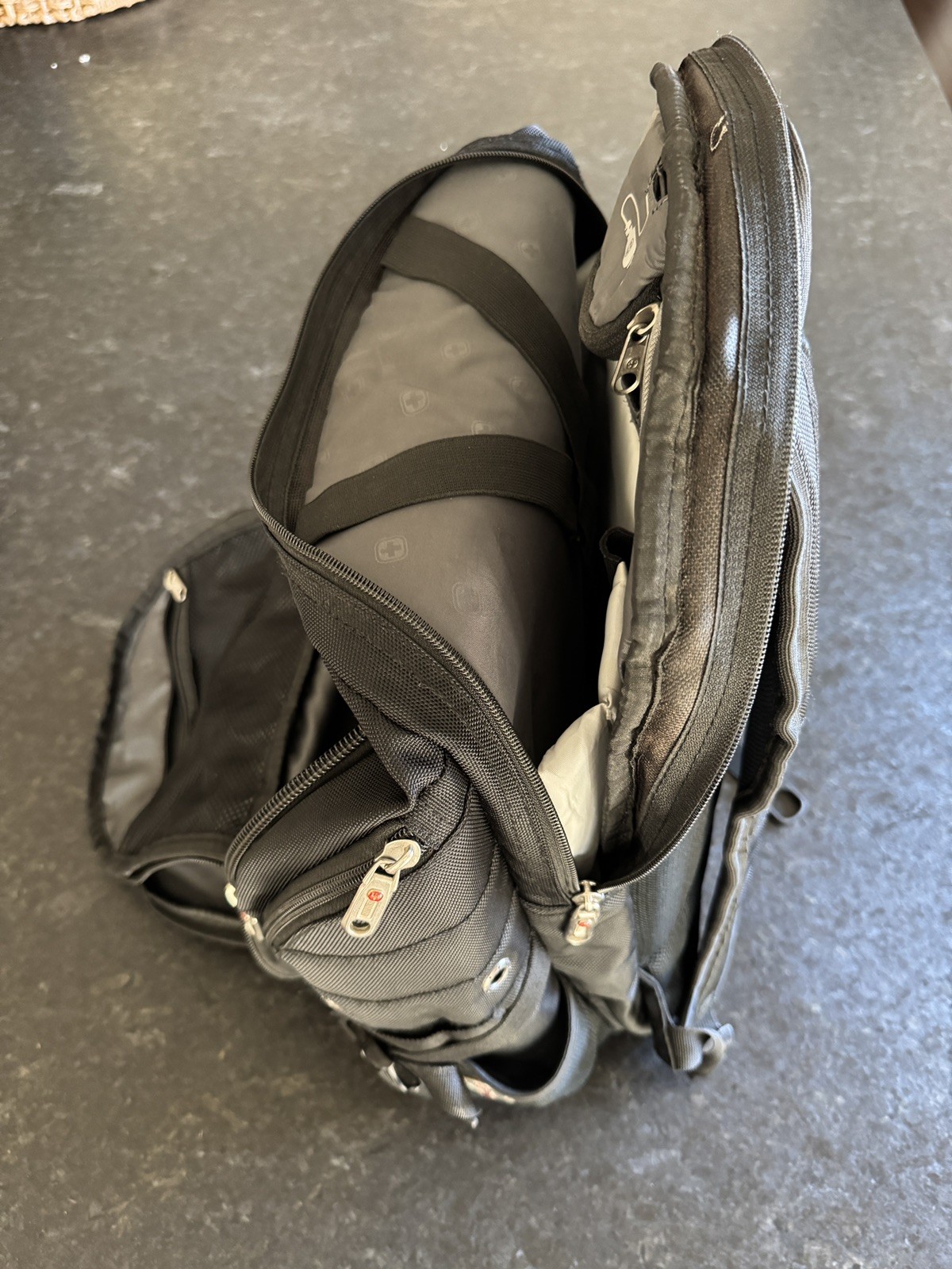 Swiss Gear 1900 Scan Smart Laptop Backpack Black Durable Pockets 5