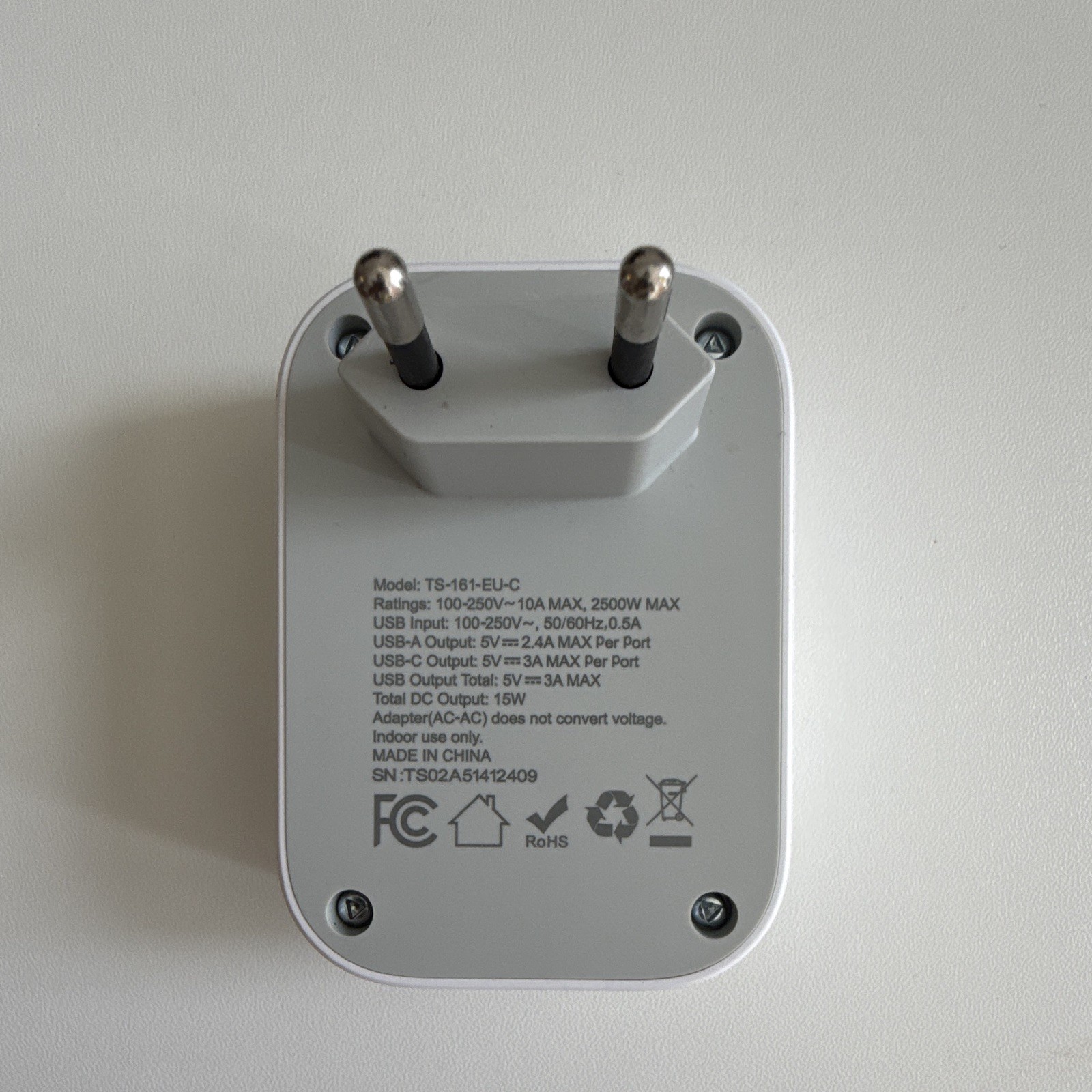 TESSAN TS-161-EU-C EU Type C Plug Adapter 1 Outlet USB-C + 3 USB, Gray/White gallery