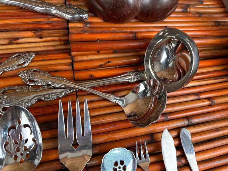 Oneida Community * BRAHMS Glossy Stainless Flatware CHOICE - CHOOSE (164) gallery