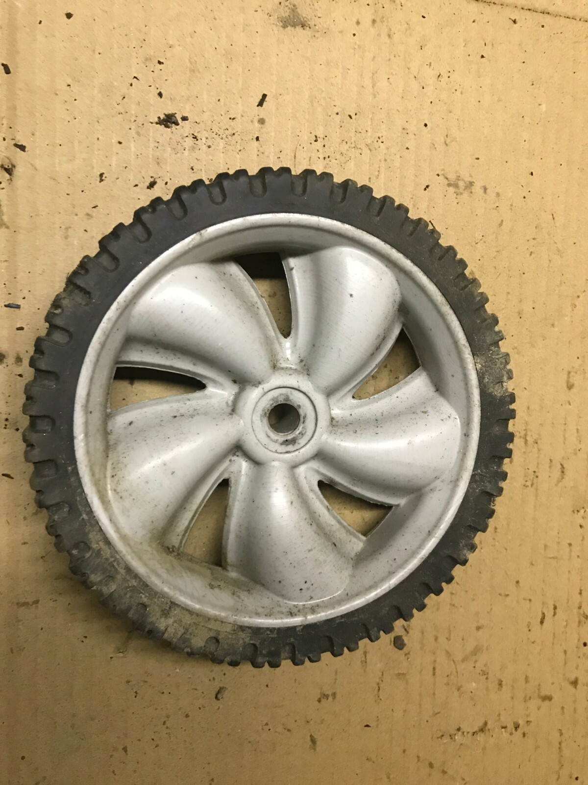 BOLENS Troy Bilt Mower 11A-414A065 8" Rear Wheel 734-1987 (7) gallery