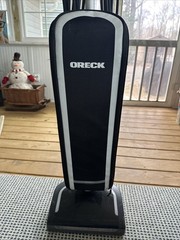 Oreck Elevate Command UK30200PC Bagged Upright Vacuum Lightweight – Works Great