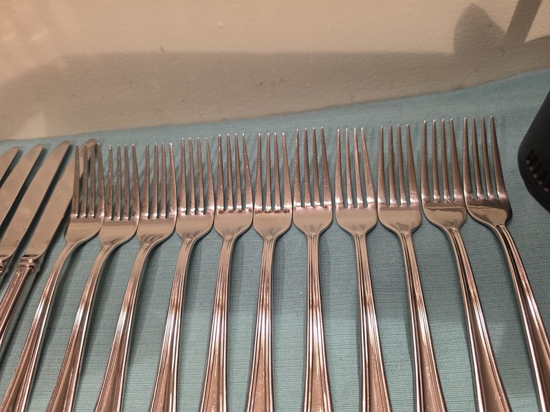 Gorham FAIRVIEW 18/8 Stainless Silverware Flatware Set 84 Pieces gallery