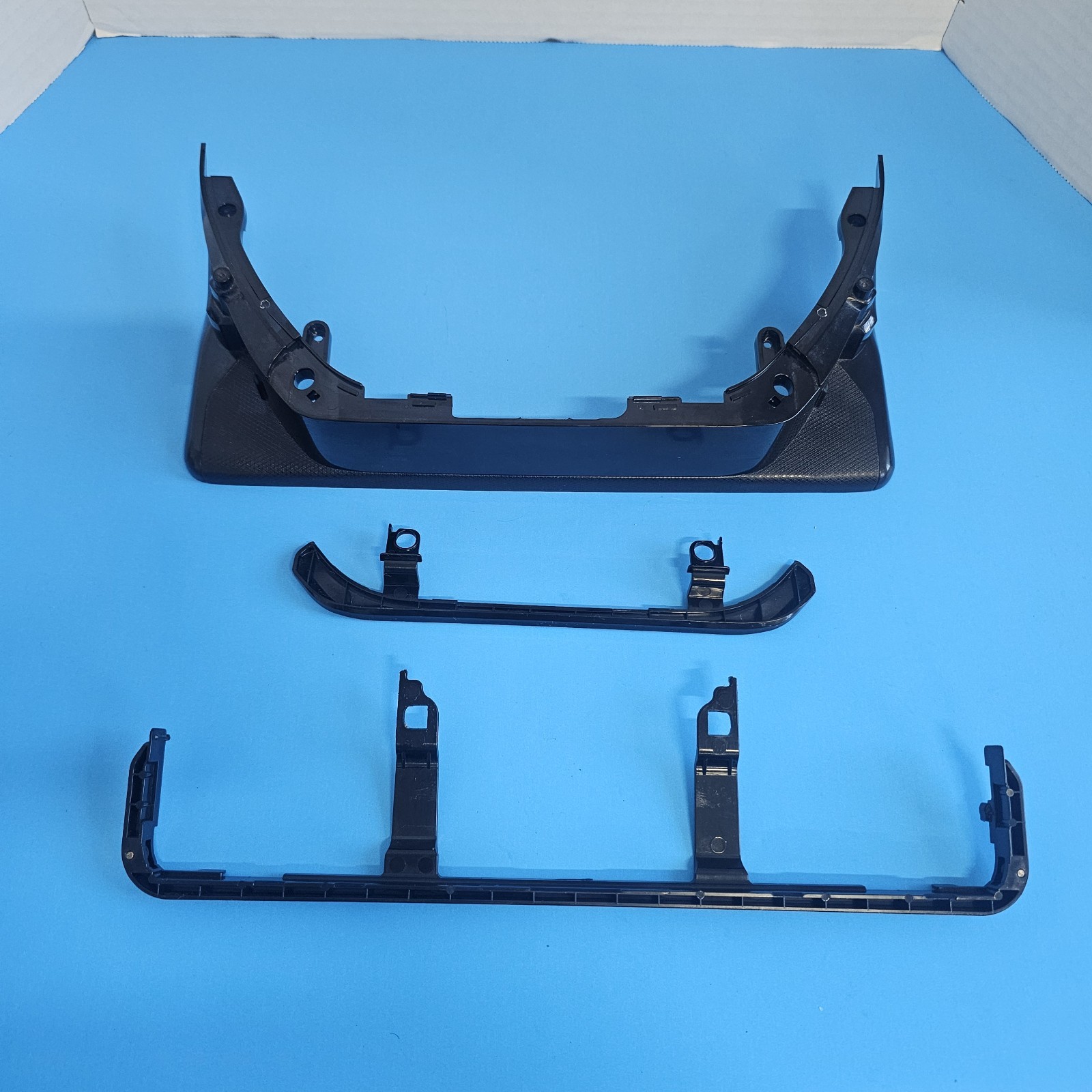 Samsung POWERbot R7040 Front Bumper Cover Assembly REPLACEMENT PART SR1AM7040WG gallery
