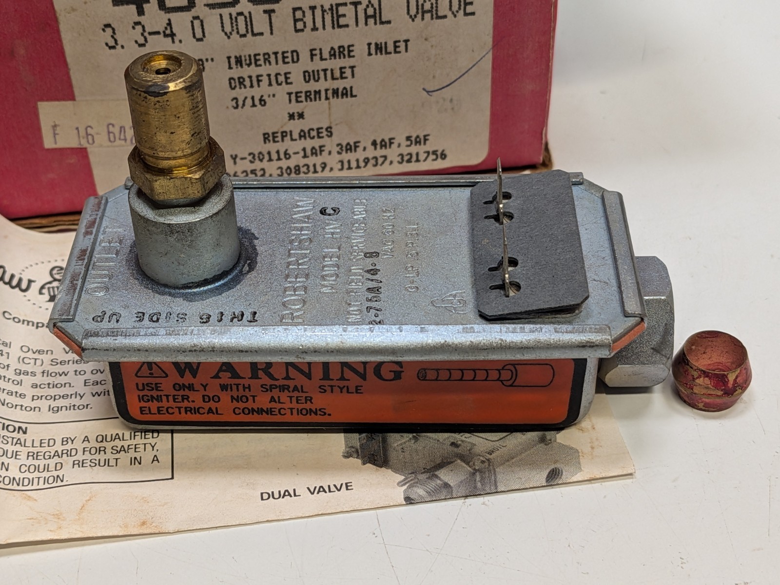 NOS ROBERTSHAW 4090-371 3.3-4.0 VOLT BIMETAL OVEN SAFETY VALVE gallery