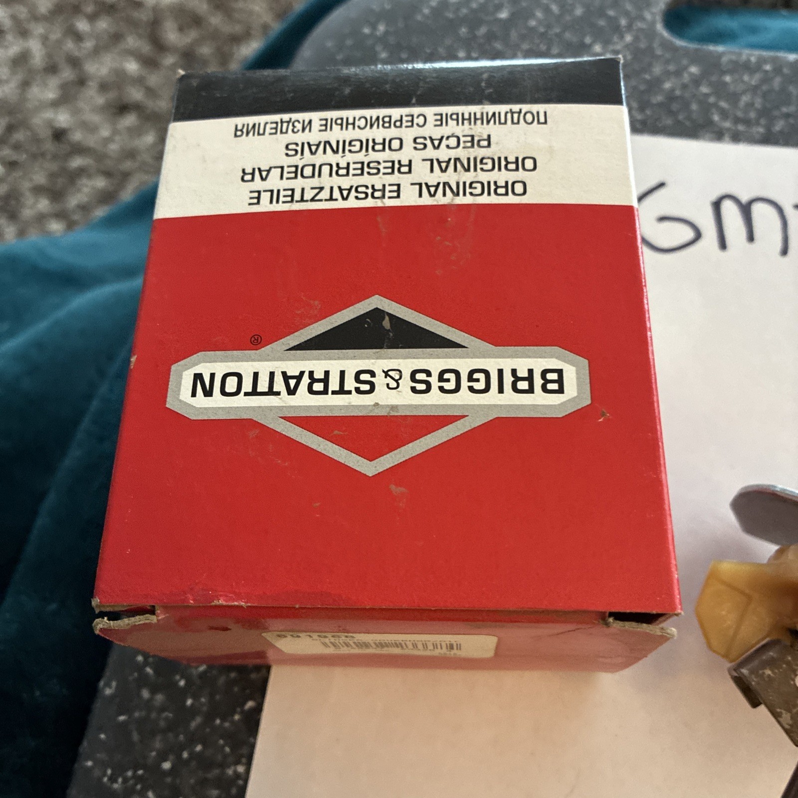 (1) Briggs & Stratton OEM 691968 Slinger-Governor/Oil T87 Nos Oem Sold Seperate gallery
