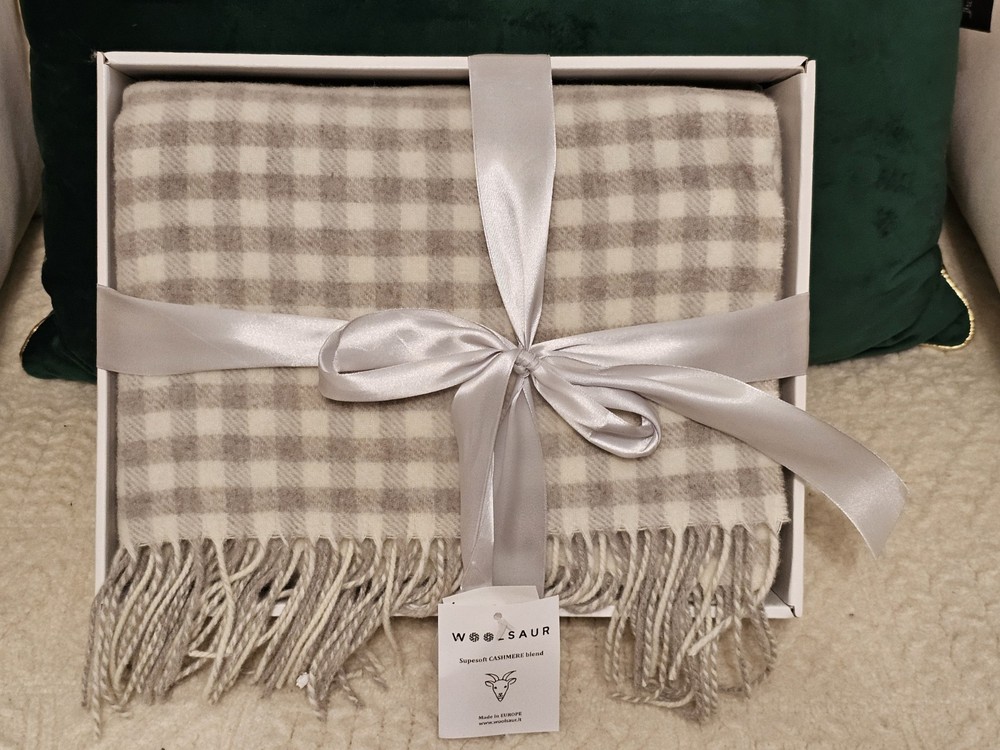 Woolsaur Merino Wool Blend Throw Blanket checkered gray Beige 56 x 70” new